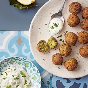 Falafels Avec Crème Fraîche à La Menthe